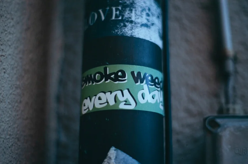 Superadvertising