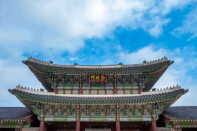 서울무형문화축제 현장 사진: 무형문화 예술가와 관람객 모습